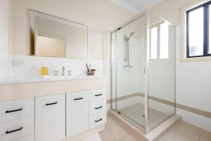 Ένα μπάνιο στο Beachside Penthouse