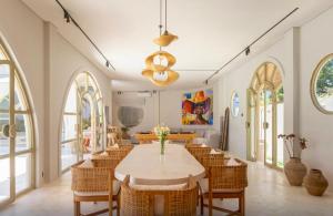 Χώρος καθιστικού στο 5 Br Villa View On Ricefield, Pool, Sauna Jacuzzi