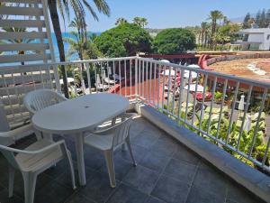 Balkón alebo terasa v ubytovaní Lovely beachfront apartment Puerto Banus Marbella