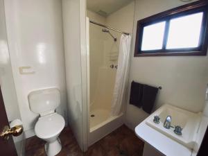 Koupelna v ubytování Sturt Motel