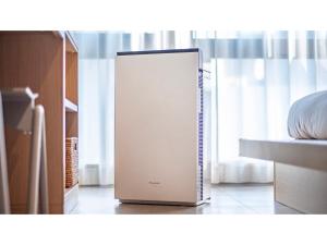 Un refrigerador blanco sobre el suelo junto a una ventana en LACER OKINAWA NAHA Tomarifutou - Vacation STAY 96913v, en Naha 27 fotos más