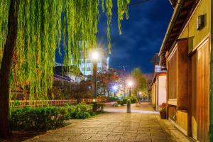 Aed väljaspool majutusasutust Tabist kiki HOTEL KYOTO Sanjo Takakura