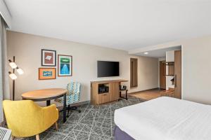 TV a/nebo společenská místnost v ubytování Hampton Inn Cooperstown