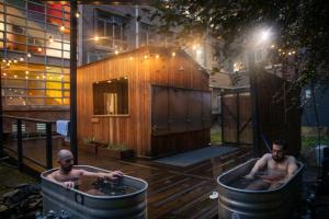 Khách lưu trú tại Bristol Adventure Riverside Campervan ! +17 ảnh