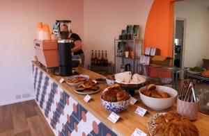 Đồ ăn tại/gần thuyền