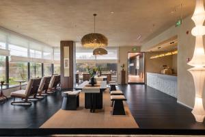 Et opholdsområde på Terra Art Hotel Chengdu--Featuring an exquisite rooftop garden--Offering Western breakfast and coffee&English speaking with tour services