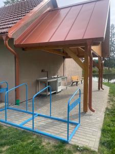 Zgrada u kojoj se nalazi kamp