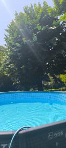 Bazén v ubytování Azkorri Beach House nebo v jeho okolí