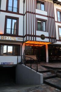 Budova, kde se hotel nachází