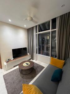 TV/trung tâm giải trí tại Sky suite 3 Bedroom by Travel Buddy