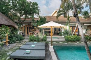 Villa Mint, 3Br Tropical Escape with Private pool and Lush Garden内部或周边的泳池