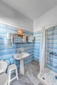 Koupelna v ubytování Hotel Smaragdi Apartments