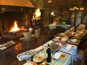 Restaurace v ubytování Podere Terreno alla via della volpaia + 37 fotografií