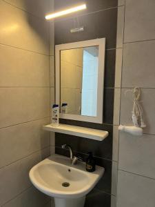 Ένα μπάνιο στο Noen hotel +7 φωτογραφίες