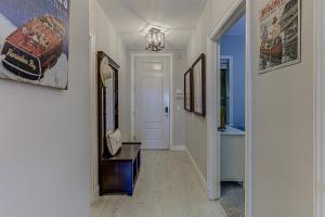 Fotografie z fotogalerie ubytování Chic 3BDR for 6 with Pool & Hot Tub Overlooks Marina v destinaci Horseshoe Bay
