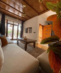 Ruang duduk di Villa brek