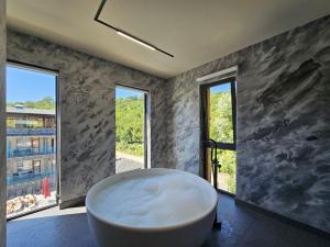 Balkón nebo terasa v ubytování Tskaltubo Epic Hotel & Spa