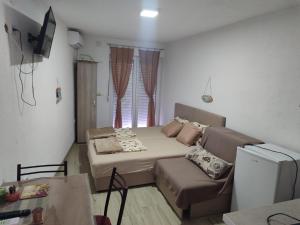 Μια τηλεόραση ή/και κέντρο ψυχαγωγίας στο APARTMANI MARIJA +8 φωτογραφίες
