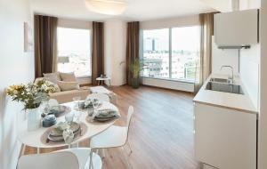 Η κουζίνα ή μικρή κουζίνα στο Panoramic Sea View - 10th floor