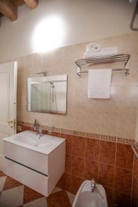 Et badeværelse på Residence La Mason + 55 billeder