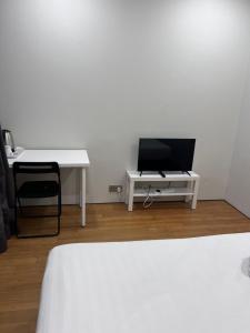 TV/trung tâm giải trí tại Sky suite KLCC by Travel Buddy