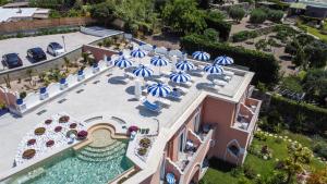 Bazén v ubytování Corallo Blu Hotel De Charme - Sea & Spa access nebo v jeho okolí