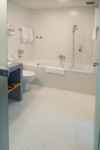 Bilik mandi di Dom-Hotel