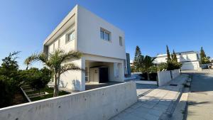Gallery image of Sunrise Villa with Pool by TrulyCyprus in Pervolia