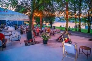 Naturlandskabet i nærheden af campingpladsen + 23 billeder