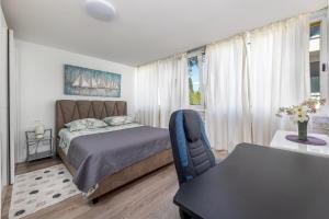 Posteľ alebo postele v izbe v ubytovaní Split City apt in Firule beach area