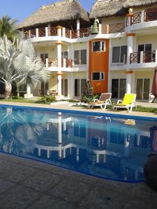 Bazén v ubytování Hotel Hawaian Paradise nebo v jeho okolí