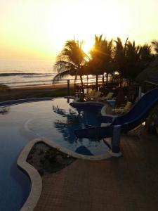 Bazén v ubytování Hotel Hawaian Paradise nebo v jeho okolí