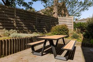 Фотография из галереи Huswell - Villa Near Beach with Double Parking в городе Остдёйнкерке