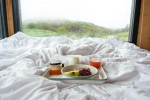 Afbeelding uit fotogalerij van Parcel Tiny House Cuverie au coeur des vignes in Saint-Martin-du-Mont