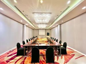 Zona business o sala conferenze di Sheraton Bandung Hotel & Towers