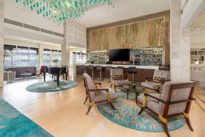 TV o dispositivi per l'intrattenimento presso Sheraton Bandung Hotel & Towers