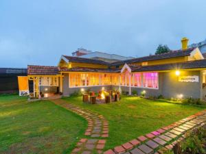 Aed väljaspool majutusasutust The Hosteller Ooty +12 fotot