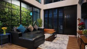 Χώρος καθιστικού στο Monica Room