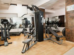 Fitness centrum a/nebo fitness zařízení v ubytování Hotel Carpați