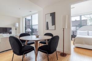 Kuchyň nebo kuchyňský kout v ubytování Blueground Van Vorst AC wd nr Liberty Park NYC-1838