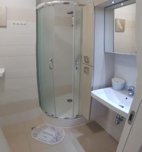Apartment Verdi Split with free private parking space的一间浴室