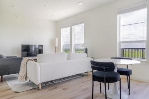 Gallery image of Blueground Round Rock pool nr Old Settlers Park ATX-327 in Austin +23 photos