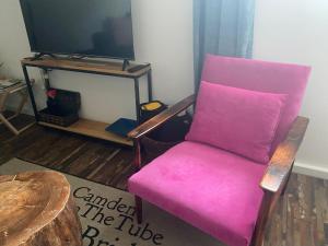 TV a/nebo společenská místnost v ubytování Studio apartman Gradna