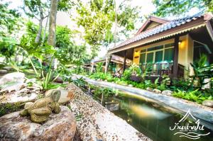 สวนหย่อมนอก Baan Nam Pen Resort