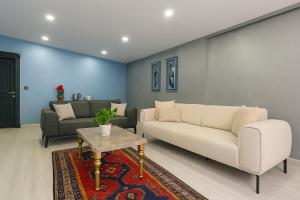 A seating area at Monezza Avcılar