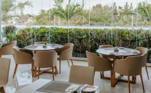 Сад в Seasons Hotel (Adults Only)