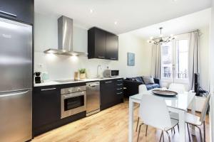 Kuchyň nebo kuchyňský kout v ubytování Centric 2bedroom in Las Ramblas 3 1A + 17 fotografií