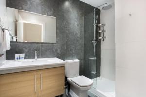 Koupelna v ubytování Centric 2bedroom in Las Ramblas 3 1A