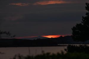 Gallery image of Caragh Lake House - Lakefront Escape and Sauna in Killorglin