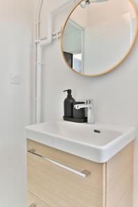 Ảnh trong thư viện ảnh của Studio proche de la capitale Asnières-III ở Asnières-sur-Seine